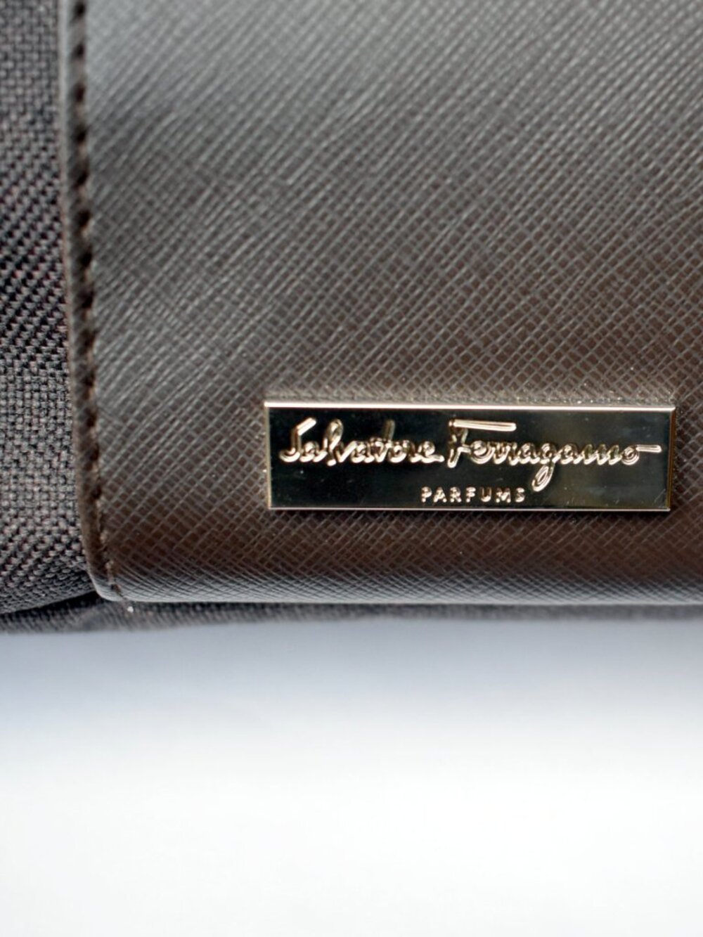 Salvatore Ferragamo Singapore Airlines First Class Amenity Toiletry Bag - Picture 5 of 11